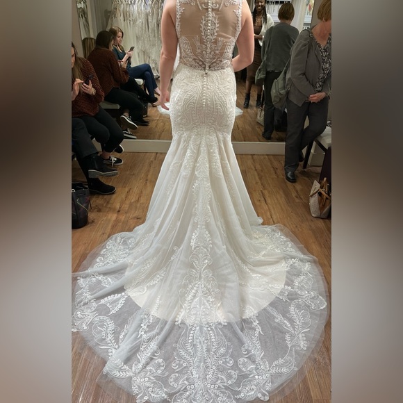 Lux and Love Designer wedding dress - never worn - Picture 2 of 8
